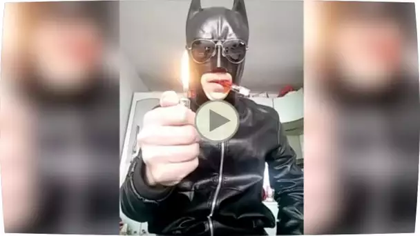 DÉGUISÉ EN BATMAN  IL MORD UN BRIQUET ET PREND FEU !!