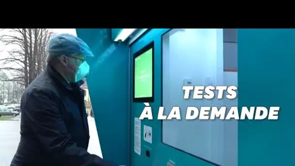 Covid-19: En Lettonie, une station automatisée permet de réaliser son test soi-même