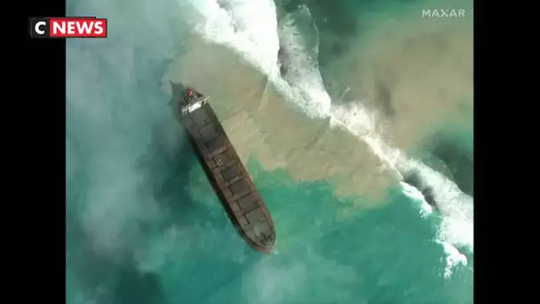Le carburant ne cesse de s'étendre dans les eaux turquoises de l'Île Maurice
