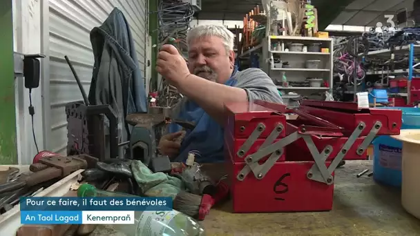 A Brest, l'atelier Roul'âge répare les machines et accompagne les personnes
