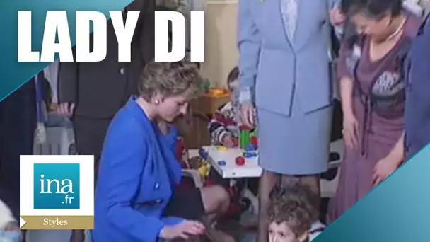 Lady Di visite une crèche à Paris | Archive INA