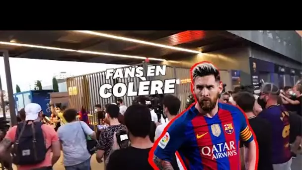 Les supporters du FC Barcelone, en colère, forcent l'entrée du Camp Nou