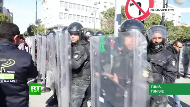 Tunisie : des tensions éclatent entre de nombreux manifestants et les forces de l’ordre