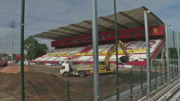 Chantier : une pelouse hybride pour le stade Diochon près de Rouen