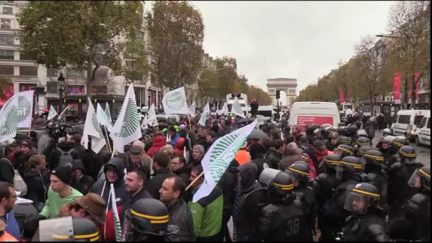 Manifestation des agriculteurs : des centaines de tracteurs bloquent des rues de Paris