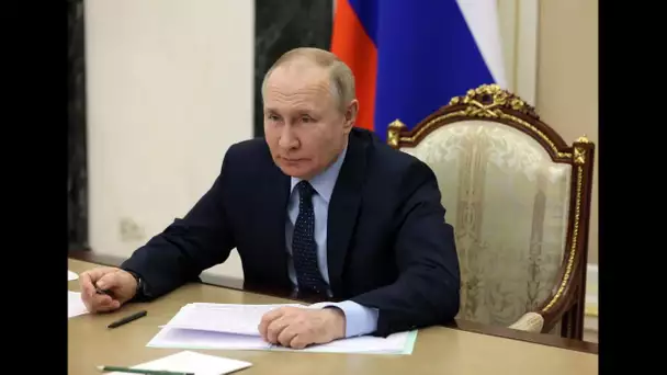 Vladimir Poutine tient une réunion sur les questions économiques