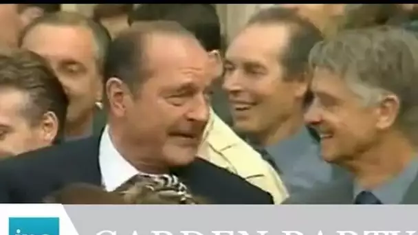 Jacques Chirac et les Bleus à la Garden Party de champions du monde - Archive vidéo INA