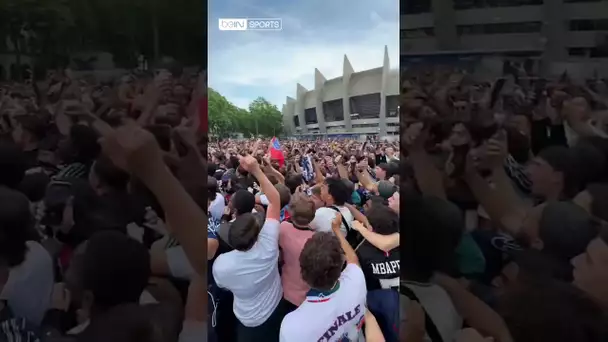 🔥🥳 L'ambiance commence à monter autour du Parc des Princes ! #shorts