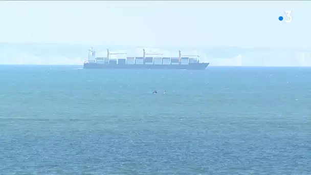 Le record de traversée de la Manche en vélo-catamaran entre officiellement au Guinness Book