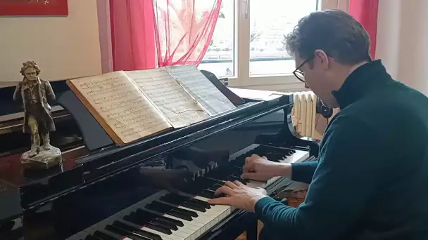 #CULTURECHEZNOUS : AXEL WILLEM joue la SONATE PATHETIQUE 1er mouvement, de BEETHOVEN (piano)