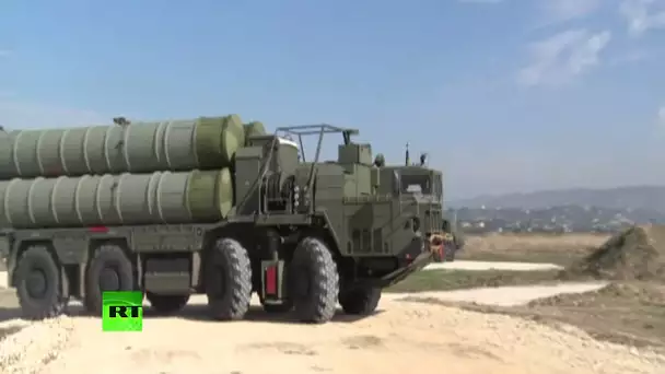 Le système de missile S-400 AA déployé à la base russe de Hmeymim