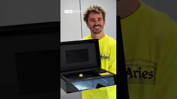 😍💍 L'Atlético offre un magnifique cadeau à Griezmann devenu meilleur buteur du club ! #shorts