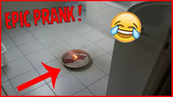 J&#039;AI EXPLOSÉ 80 PÉTARDS PENDANT QU&#039;il SE DOUCHAIT ! ÉPIC PRANK