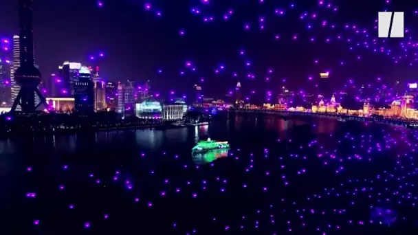 Le spectacle majestueux de ces drones illuminant le ciel de Shanghai pour le Nouvel An
