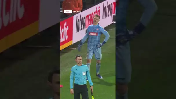 🤣 Quand le gardien de Valenciennes balance les antisèches du gardien rouennais ! #shorts