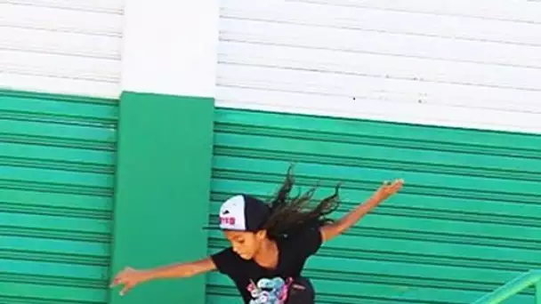 A neuf ans, Rayssa Leal fait du skate comme une pro !