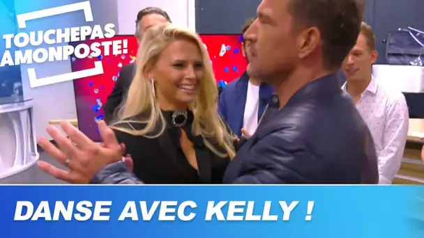 Kelly Vedovelli danse avec les chroniqueurs de TPMP