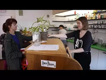 Comment l'UE permet-elle aux jeunes défavorisés d'avoir un emploi ou une formation ?