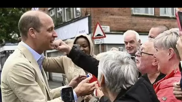 Le prince William reçoit un "coup de poing au visage" d'un fan royal trop enthousiaste