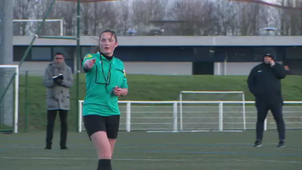 Epouville (76) : Romane, jeune normande est arbitre de football