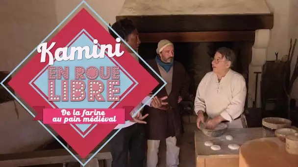 Kamini à Guédelon : de la farine au pain médiéval