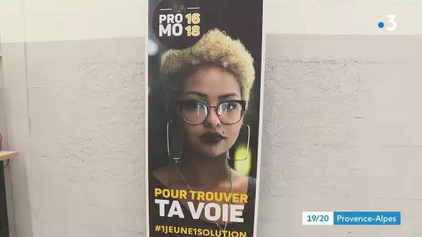 Marseille : formation Afpa, la promo 16 18, un jeune une solution, dans un village pour l'emploi