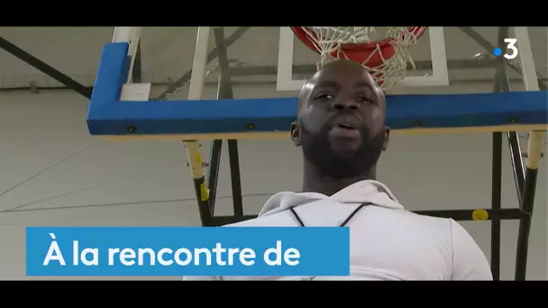 À la Rencontre de Cheikh Diop, basketteur et écrivain