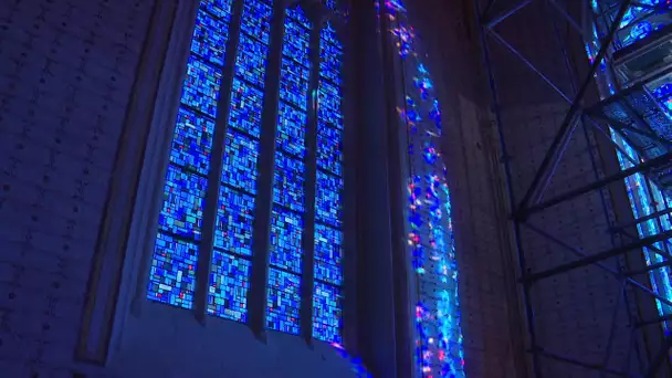 Rénovation du vitrail de l'abbatiale de Saint-Amant-de-Boixe en Charente