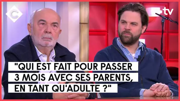 Père et fils réunis sur scène - Gérard Jugnot et Arthur Jugnot - C à Vous - 06/03/2023