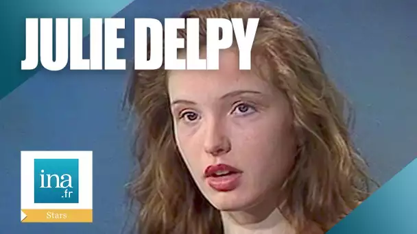 1988 : Julie Delpy tacle Mathilda May | Archive INA