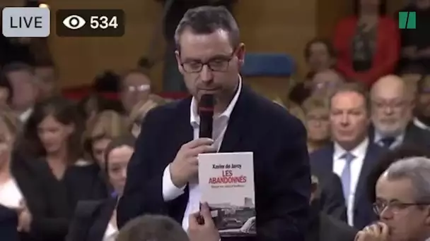 Le cadeau d'un maire à Macron au grand débat