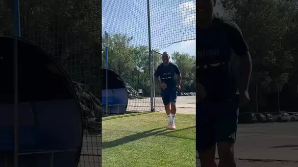 CAZORLA always has for the fans 🫶🏼