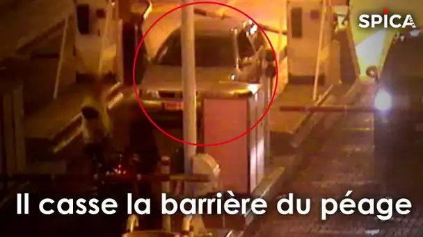 Furieux, il casse la barrière du péage