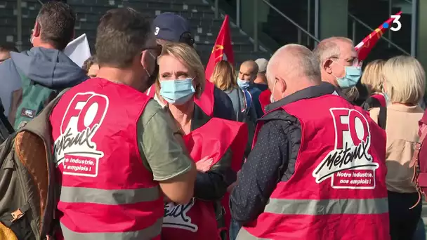 Manifestation au siège de Thalès