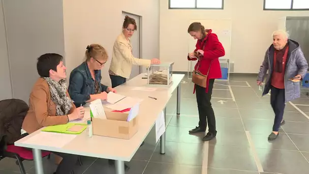 Municipales 2020 : ambiance bureau de vote en milieu rural