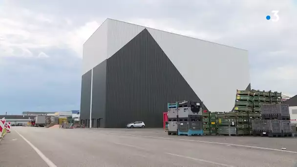 Sochaux : un entrepôt entièrement automatisé dans l'usine Stellantis