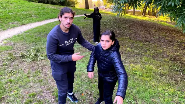 UN FOU POURSUIT OMAR DANS UN PARC ABANDONNÉ ! 🥵😰 (C'est flippant)