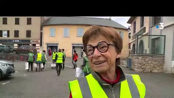 Béarn : des bénévoles ramassent les déchets à Arudy