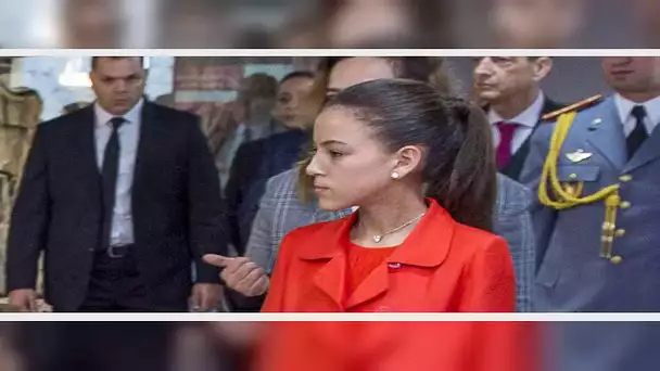 ✅  Lalla Khadija : la princesse du Maroc, 12 ans, a assuré sa première sortie officielle en solo