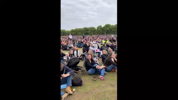 À Hyde Park, les Britanniques se rassemblent pour rendre un dernier hommage à la reine Elizabeth II