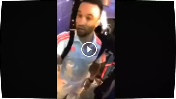 MATHIEU VALBUENA CRAQUE ET EXPLOSE LE TÉLÉPHONE D'UN SUPPORTER