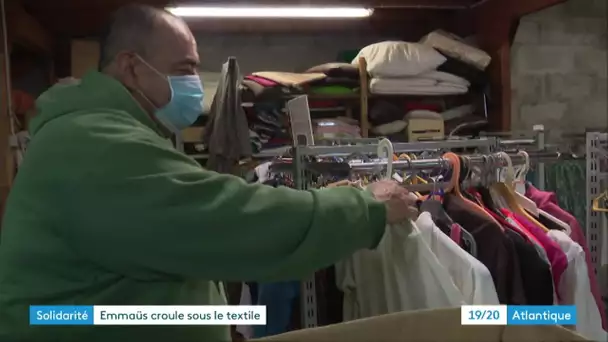 Rochefort : afflux de dons vestimentaires à Emmaüs