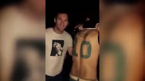 Lionel Messi rencontre un fan qui s'est fait tatouer "10 Messi" dans le dos !