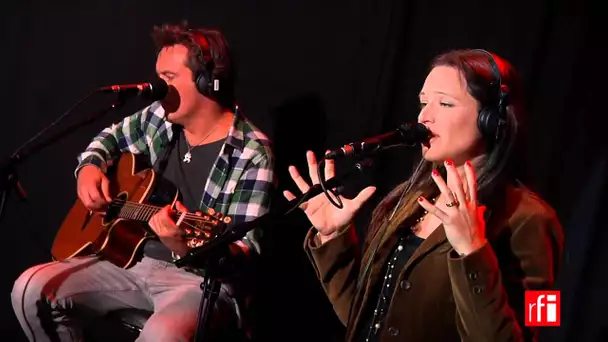 Natasha St-Pier chante "Evangéline" dans La Bande passante