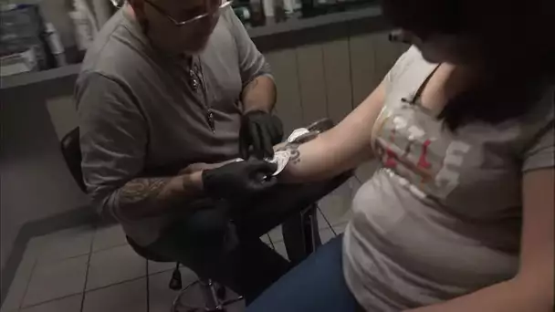 Quand tu te fais tatouer avec une encre de m...