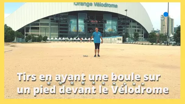 Pétanque. Le défi de Tanguy : tirs en ayant une boule sur un pied devant le Vélodrome