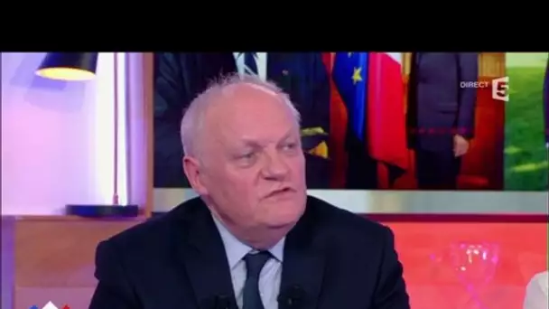 Qui est François Asselineau ? C à vous - 12/04/2017