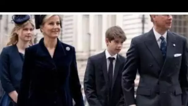La pression monte sur la famille royale alors que Sophie et Edward annulent soudainement leur tourné