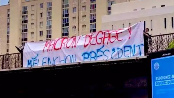 Mélenchon se félicite d'une banderole "Macron dégage, Mélenchon président"