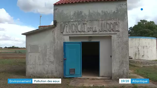 Pollution de l'eau à l'herbicide agricole à La Clavette en Charente-Maritime